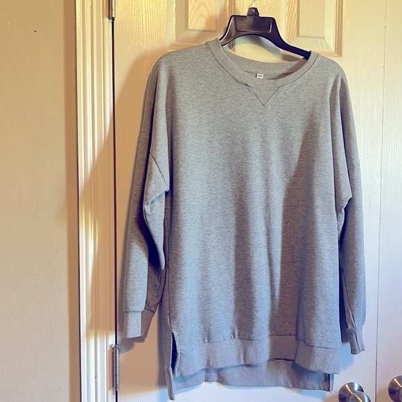 Amazon Tops - Sweatshirt